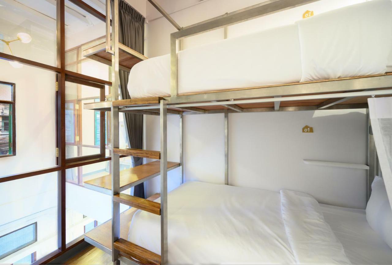 Rest Is More Hostel Bangkok Kültér fotó